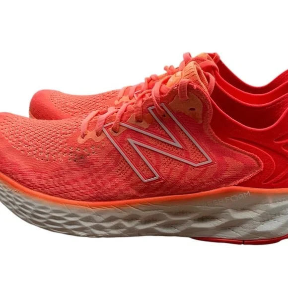 New Balance Women\'s Coral Athletic Shoes New Balance 530 sneakers in off white and coral | ASOS main image 2